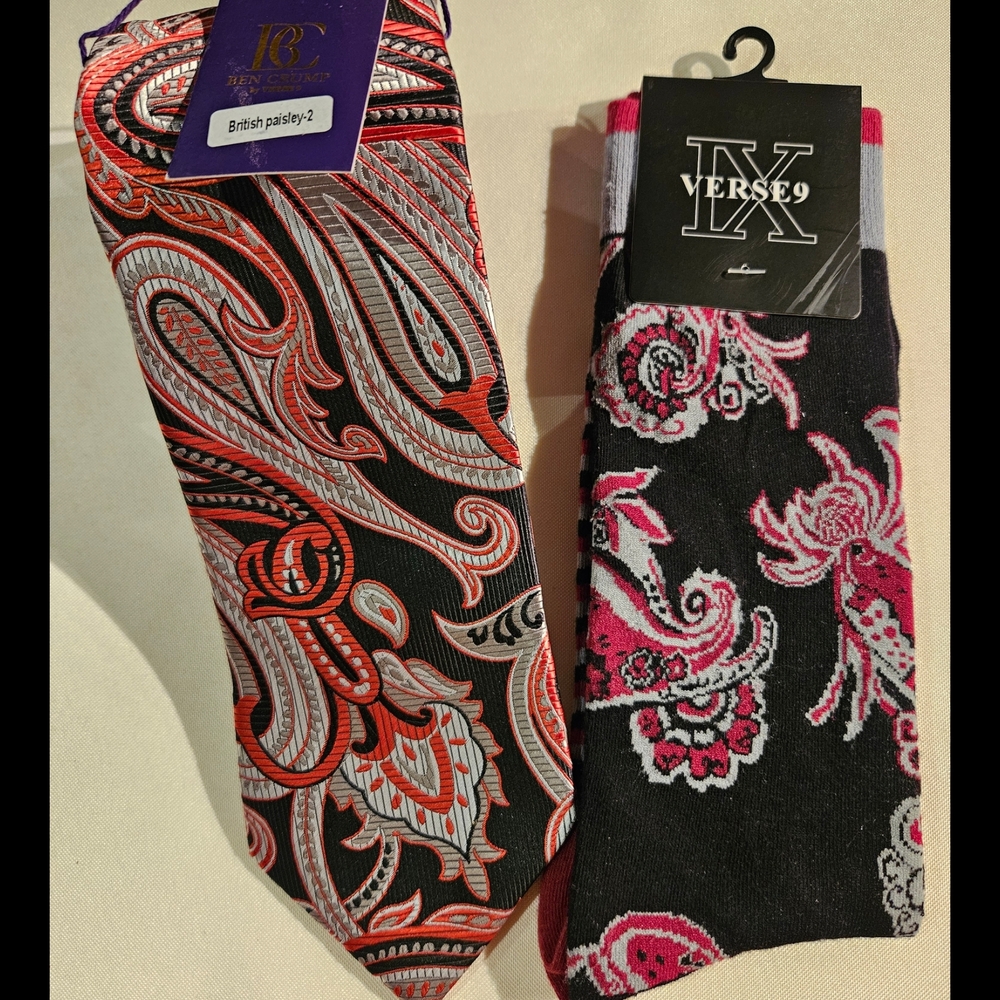 Black and Pink Paisley Men's Dress Socks